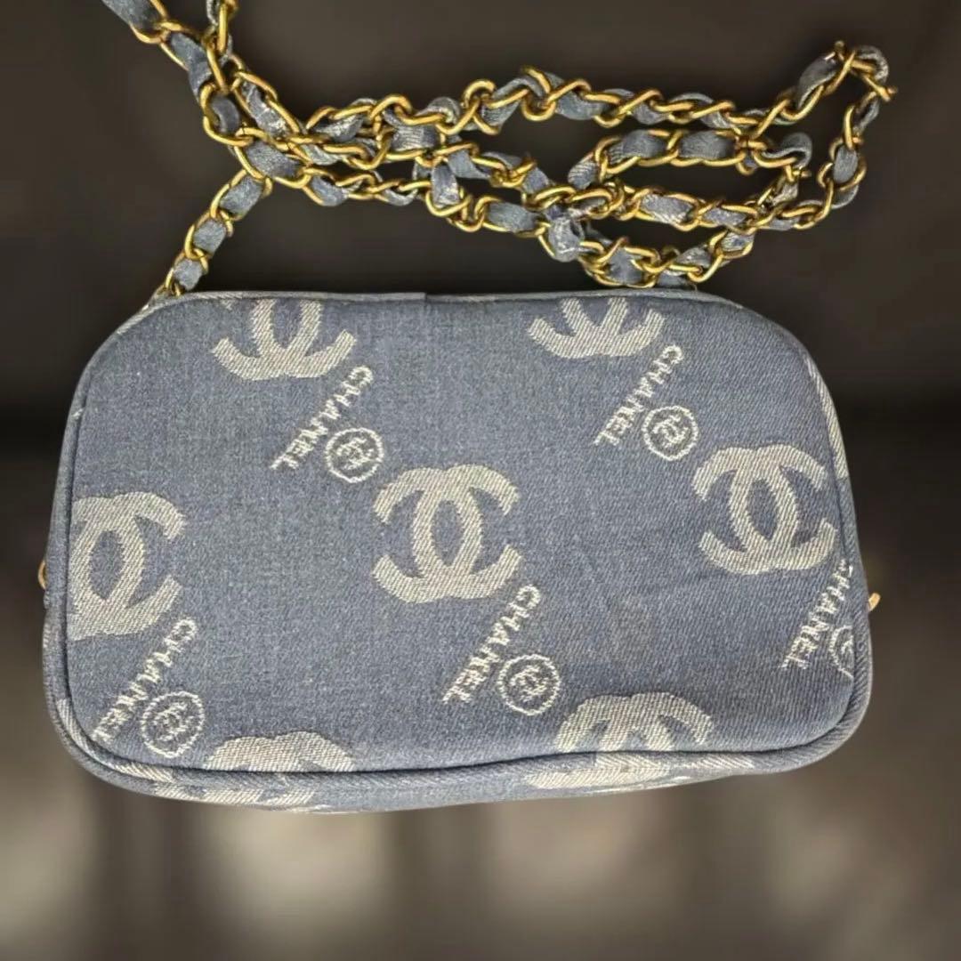 CHANEL ブルー　デニム　シャネル　ショルダーバッグ　ゴールドチェーン