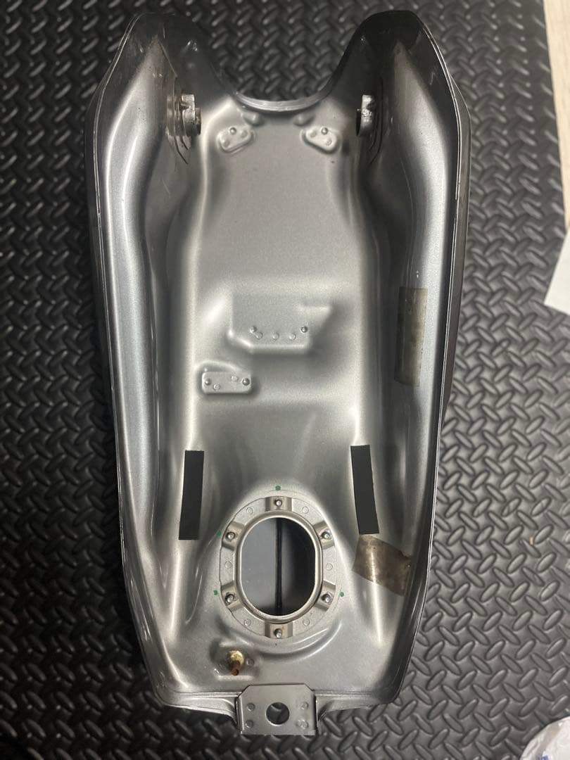 CB1100 タンク シルバー