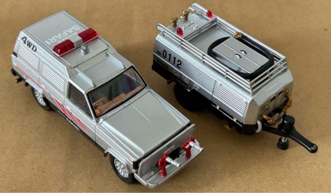 訳あり トミカリミテッドヴィンテージネオ ニッサン サファリ4WD タンク車付