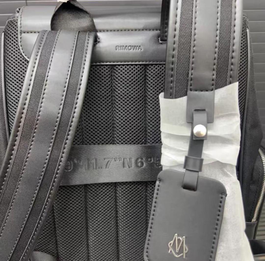 RIMOWA ブラック レザー ストライプバックパック