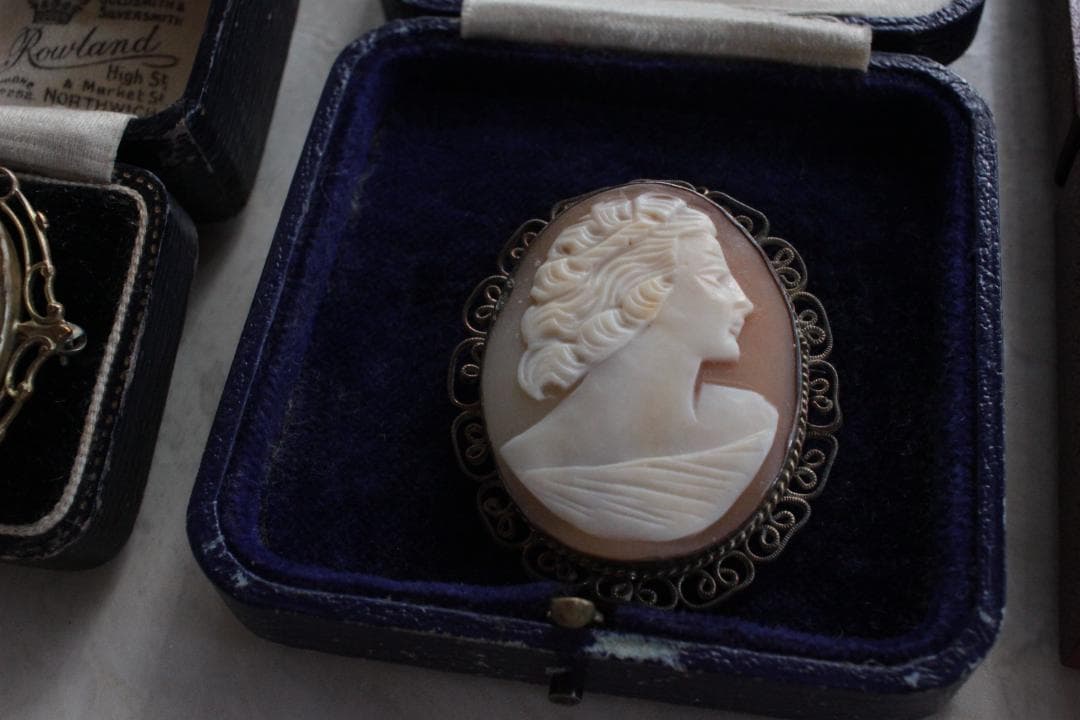 【D】アンティークシェルカメオブローチ