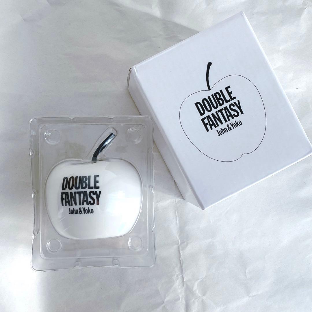 ダブルファンタジー展　アップルオブジェ