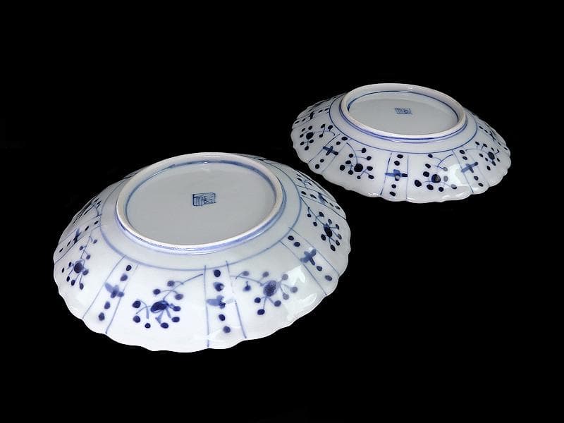 平戸　伊万里　染付　芙蓉手　隠れ蓑に花の図　６寸皿　２枚　E179AS-CSh