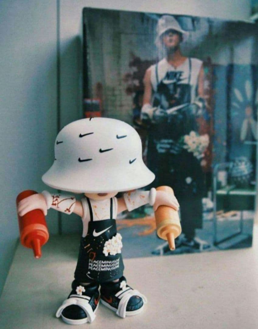 G-DRAGON PEACEMINUSONE フィギュア 지용 지드래