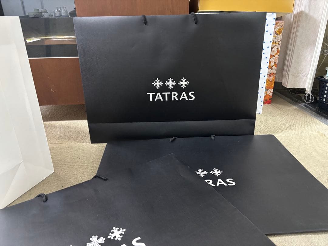 TATRAS ショップ袋 セット売り 黒大小・白大