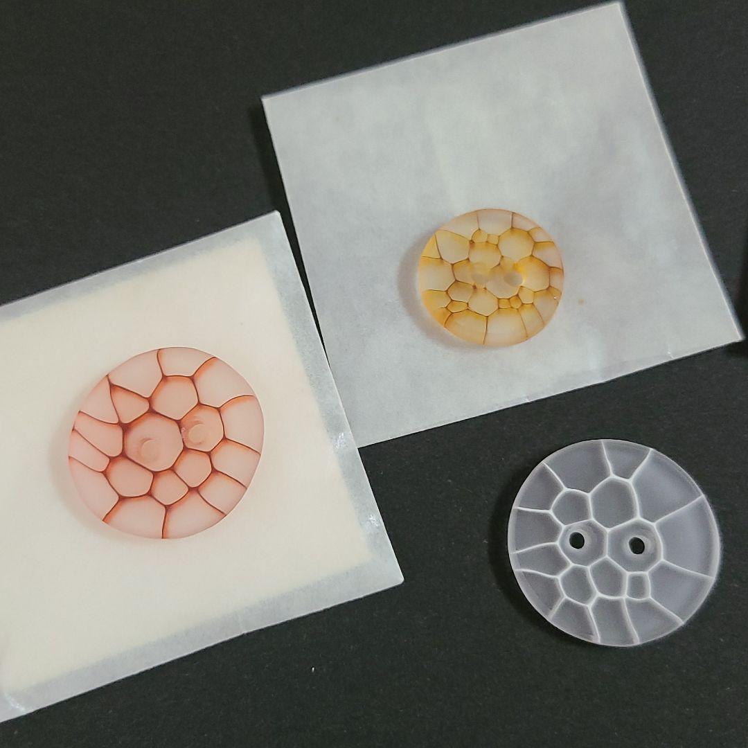 ガラス作家　時澤真美　タブレット　ボタン　ガラスボタン