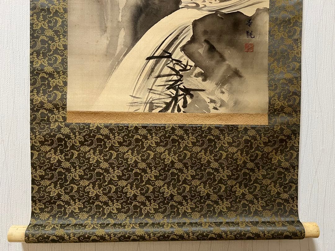 掛け軸　明治 等観　絵［虎図］絹本　木箱付き　送料込み！