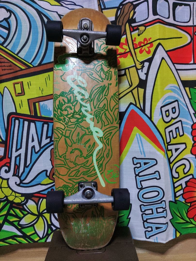 carverスケートボード　カーバースケートボード