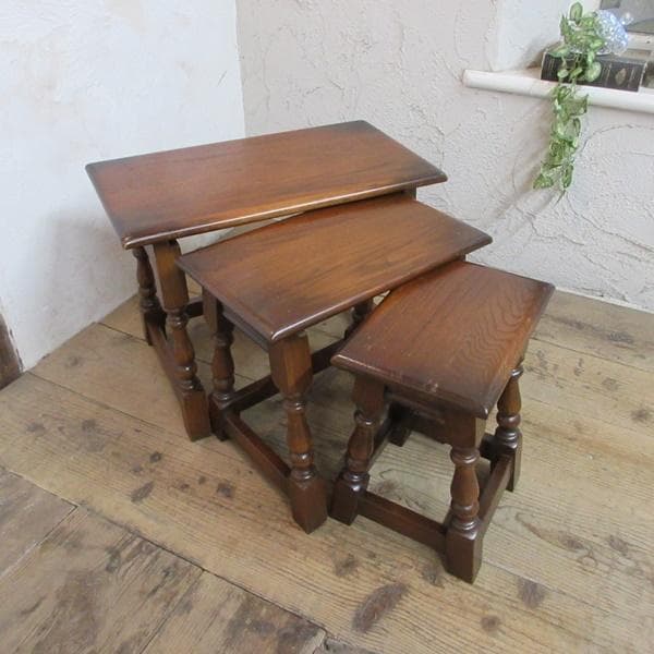 イギリス製 アンティーク 家具 オールドチャーム ネストテーブル 6129e