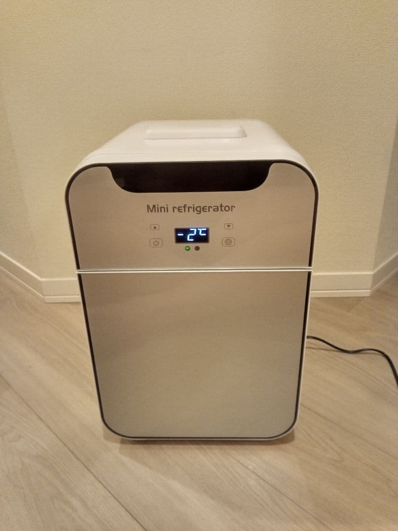 ミニ冷蔵庫　冷温庫　20L収納