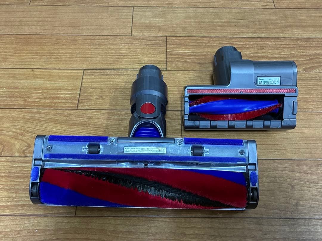 【美品】dyson V8 slim fluffy 【未使用】￼アクセサリ　41分