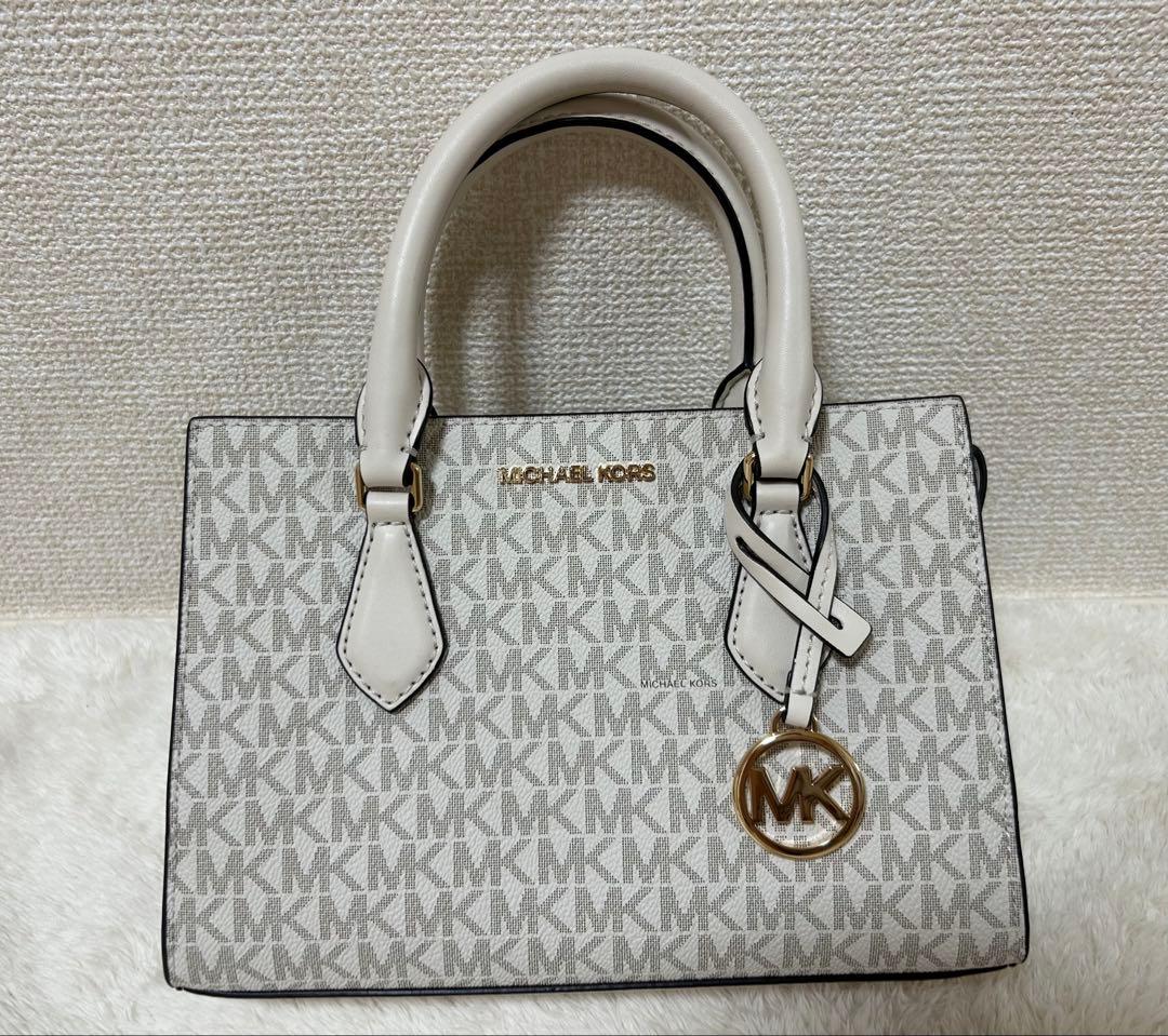 MICHAEL KORS SHEILA センタージップ サッチェル スモール