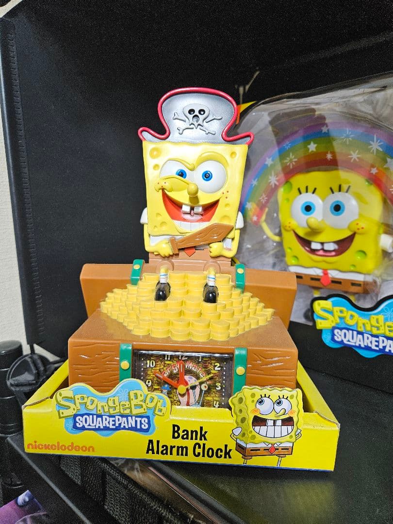 スポンジボブ　目覚まし時計　海賊　コスプレ　お宝　フィギュア