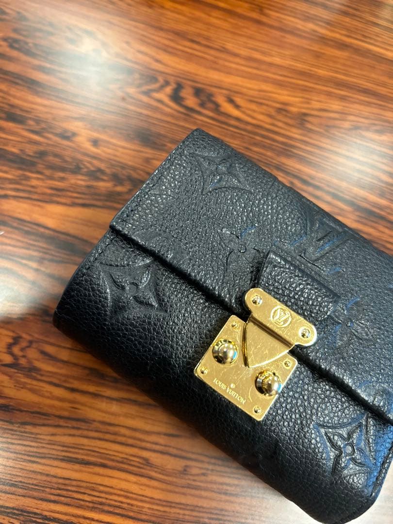 超美品 ルイヴィトン 現行 アンプラント ポルトフォイユメティスコンパクト 黒