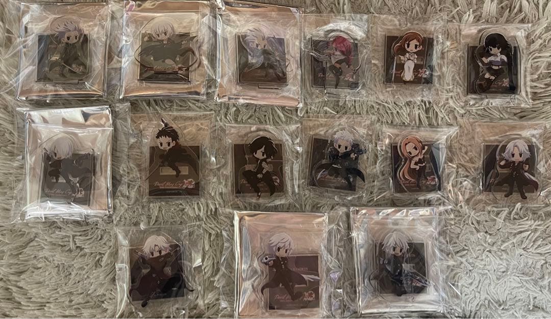 デビルメイクライ×パセラ　アクリルスタンド　キーホルダー　缶バッジ　セット