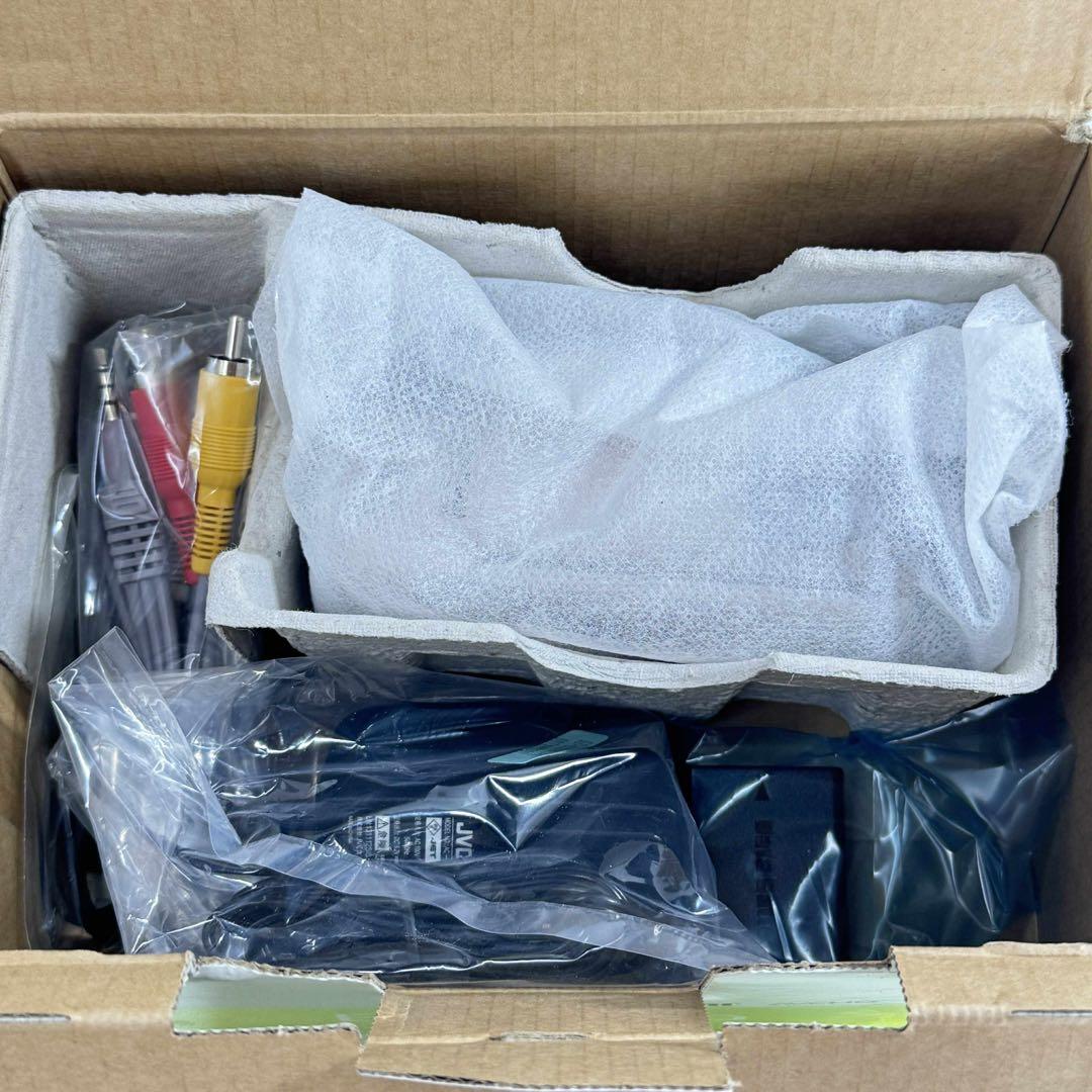 美品！未使用に近い！JVC Victor Everio GZ-E150-N