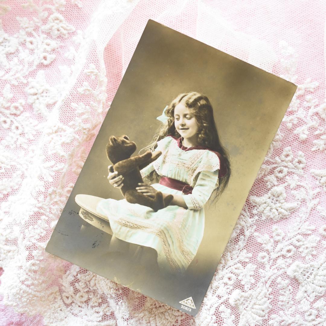 アンティークポストカード　おともだち　テディベアと少女　1913年