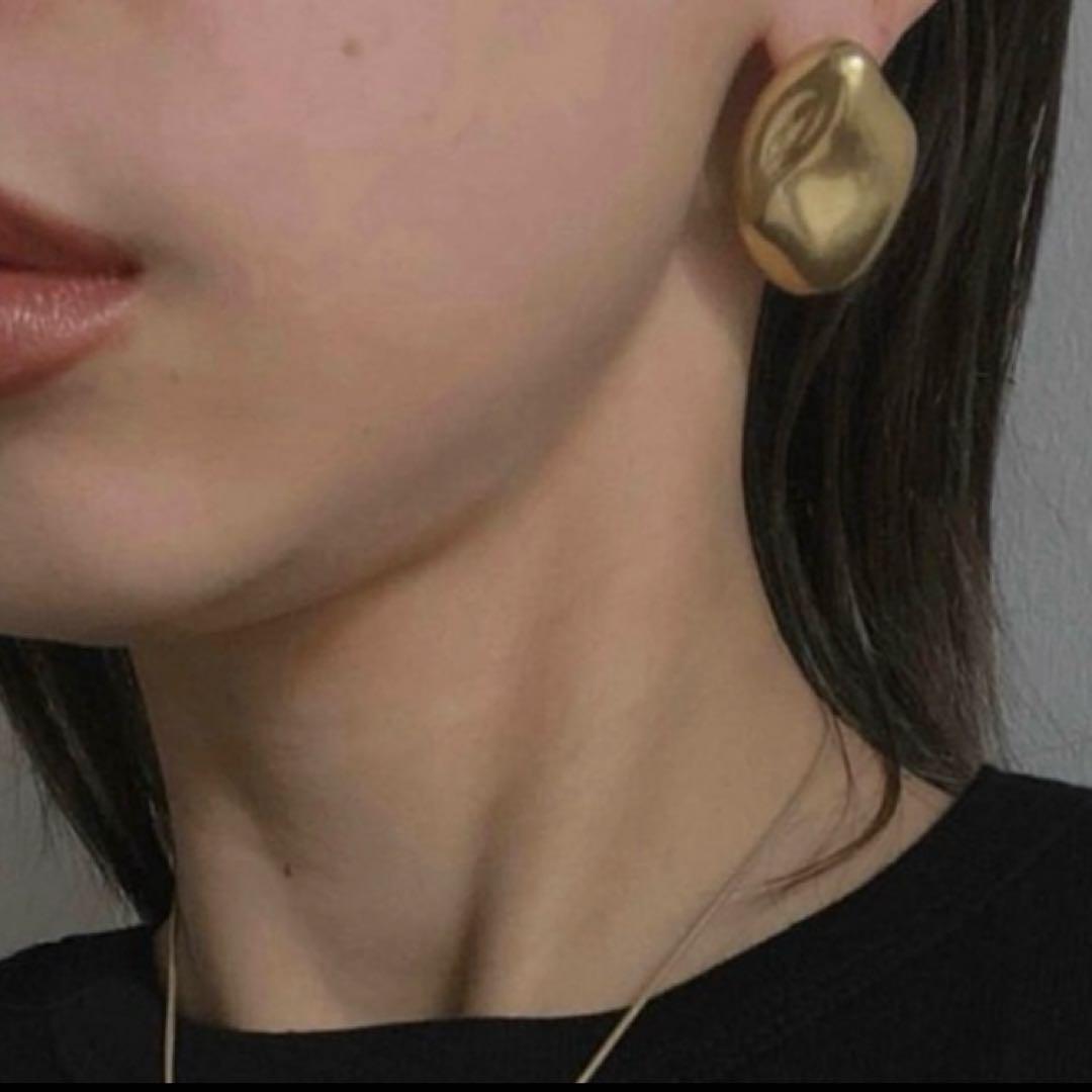 MiyAMERI ゴールド　ピアス ストーンライク　アシンメトリー　アメリ