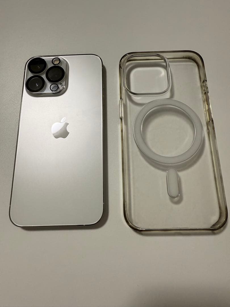 Apple iPhone 13 Pro ホワイト ケース付き