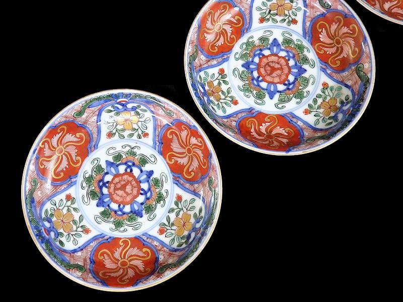 大聖寺伊万里　金襴手　花に菊花四方襷紋の図　４寸皿　３枚　B207-CHc