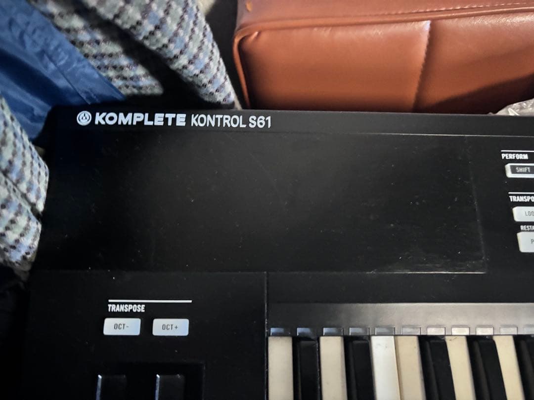 【値下げしました】KOMPLETE KONTROL S61【訳あり品】