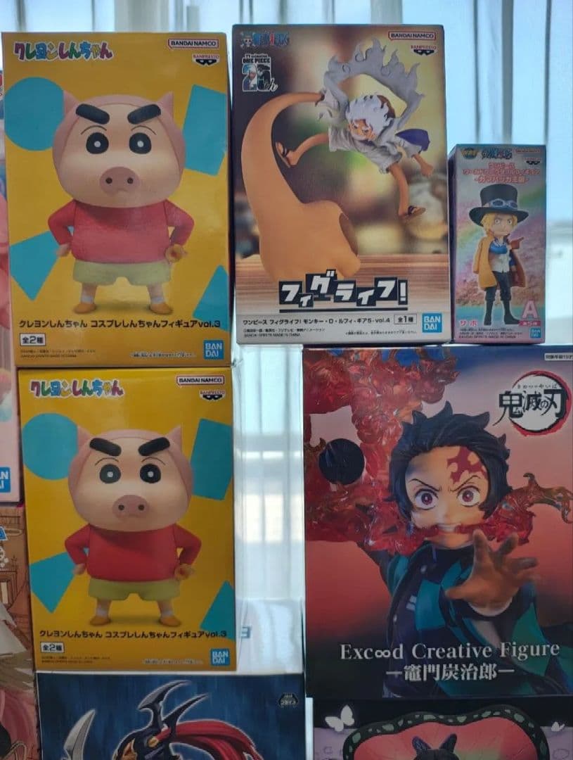 フィギュアまとめ売り　マクロス　ワンピース　鬼滅の刃　遊戯王　クレヨンしんちゃん