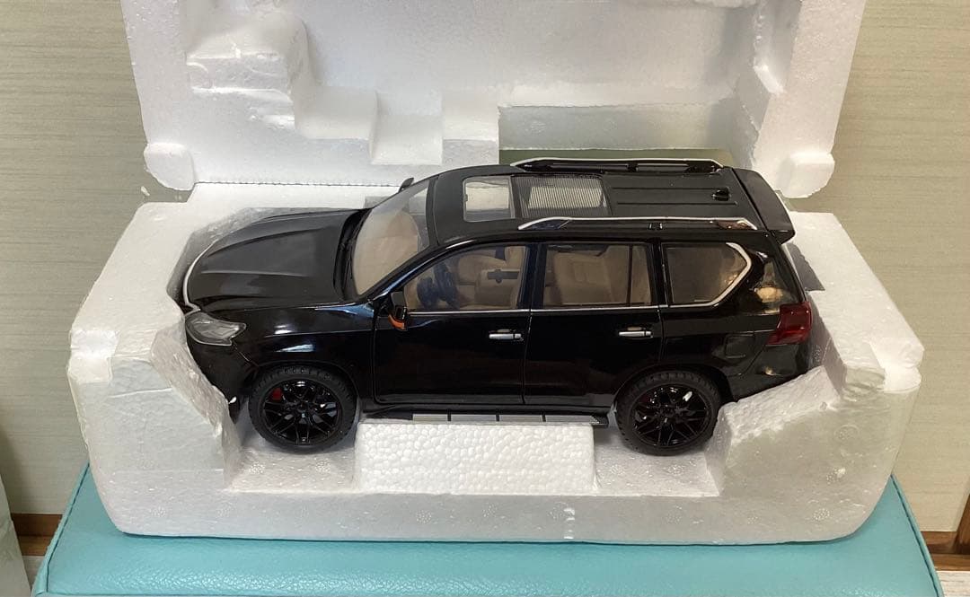 レクサス LX570 ブラック LEXUS 1/18