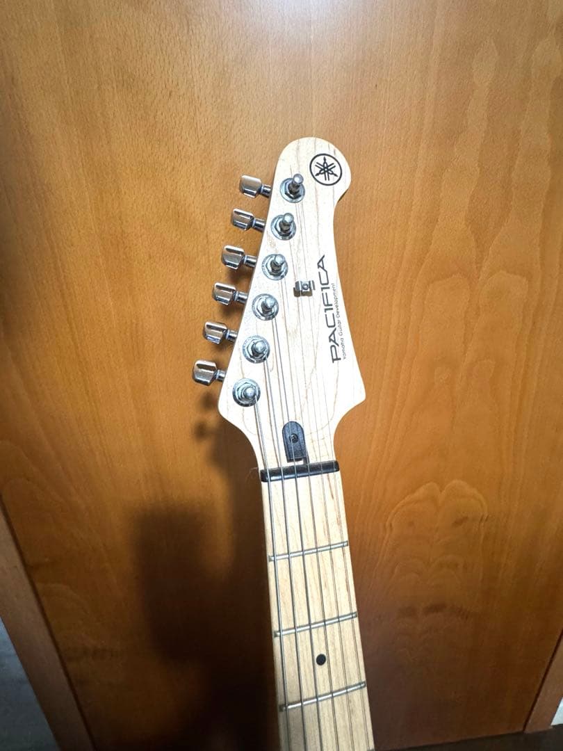 エレキギター YAMAHA PACIFICA グレー