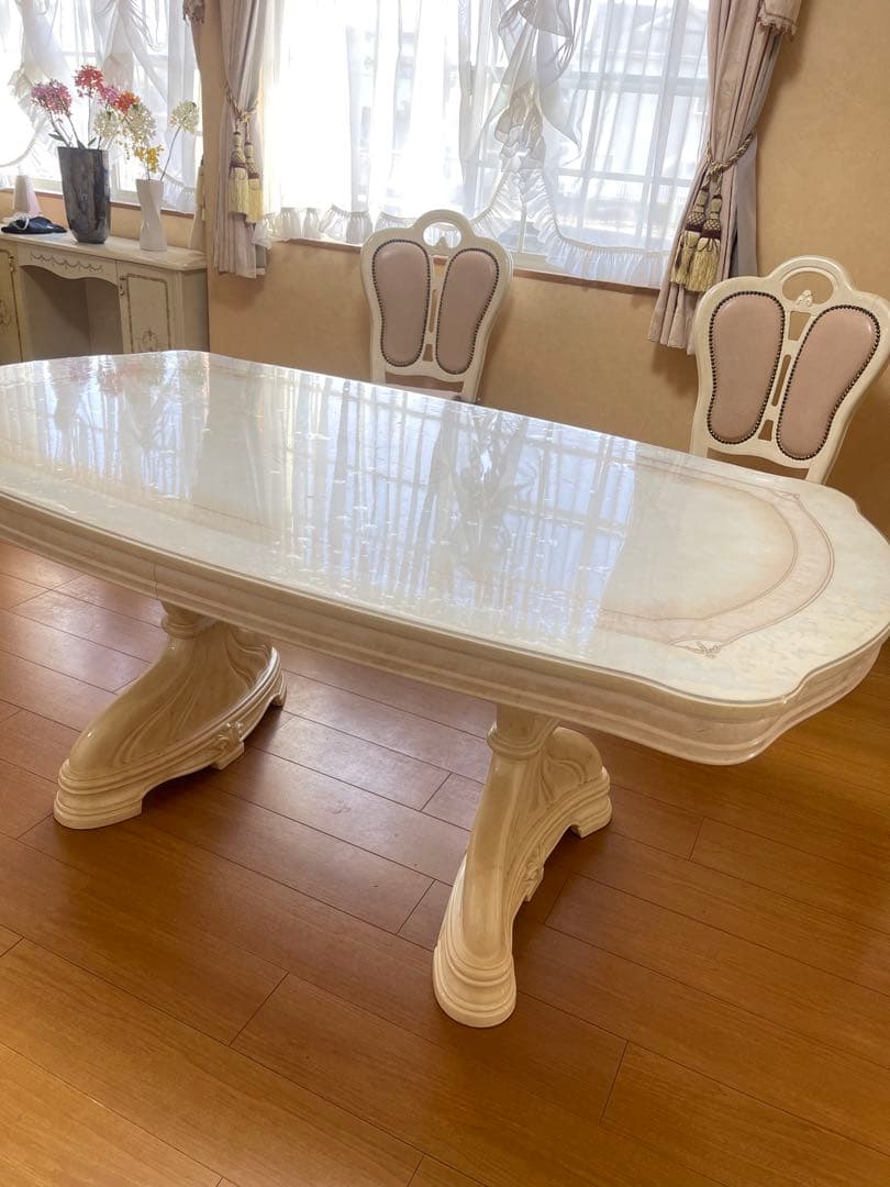 イタリアサルタレッリ　ホワイト楕円形クラシックテーブル