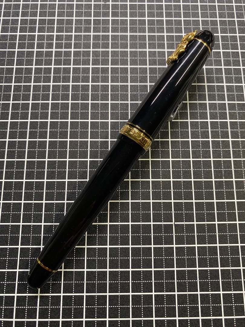 PLATINUM CENTURY #3776 廻り止め　招き猫　万年筆　字幅M