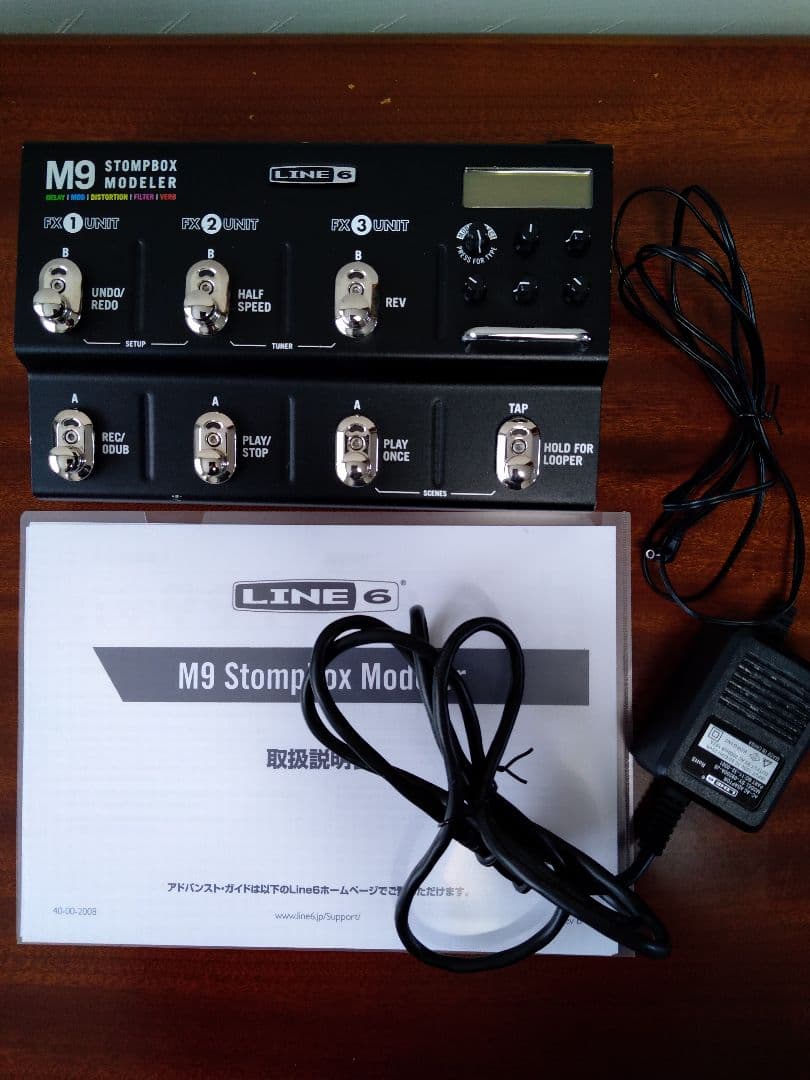 LINE6 M9 Stompbox Modeler (液晶難あり)