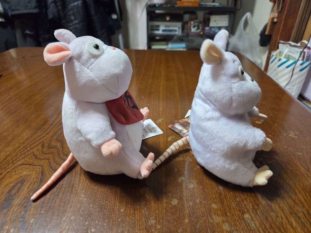 ジブリ千と千尋の神隠し、坊ねずみ座り、ふんわりお手玉M坊ねずみのぬいぐるみです！