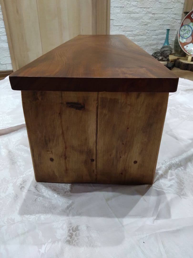 欅一枚板のテレビ台　Okinawa❕長寿のケヤキの杢目が綺麗ですよ