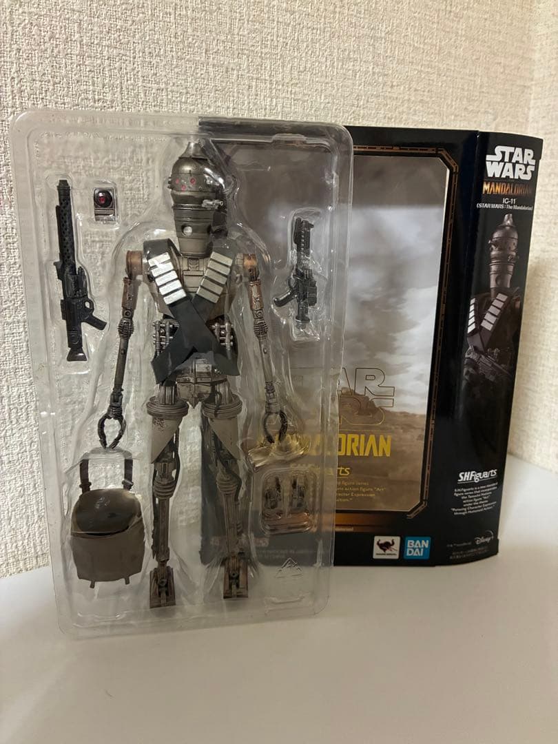 S.Hフィギュアーツ IG-11 マンダロリアン