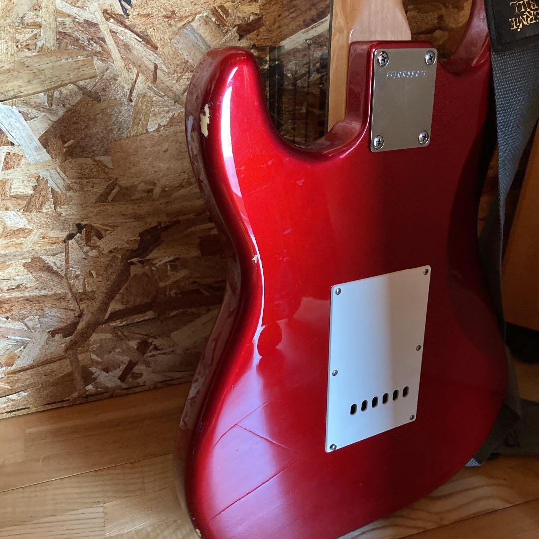 フェルナンデス　エレキギター　新品の弦付き