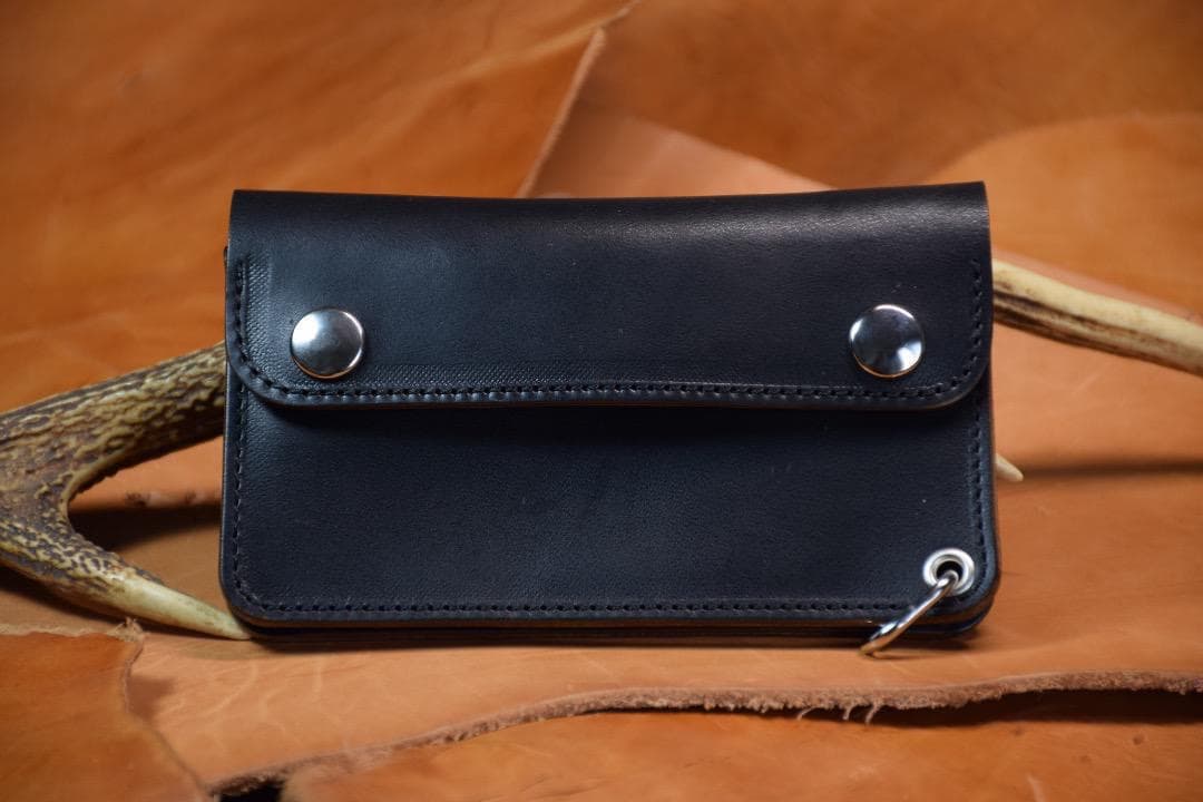 ホースバット MARYAM社　トラッカーウォレット　ミドルサイズ　黒　茶芯