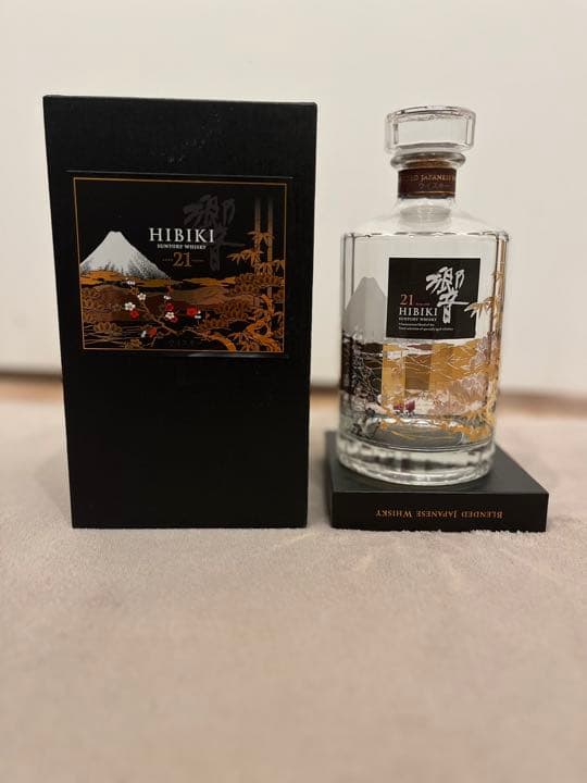 響 21年　花鳥風月ボトル。コレクション用にどうぞ。