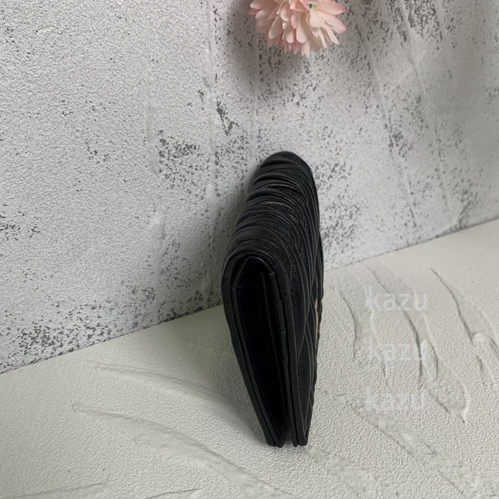 ミュウミュウ マテラッセ 二つ折り財布 ブラック