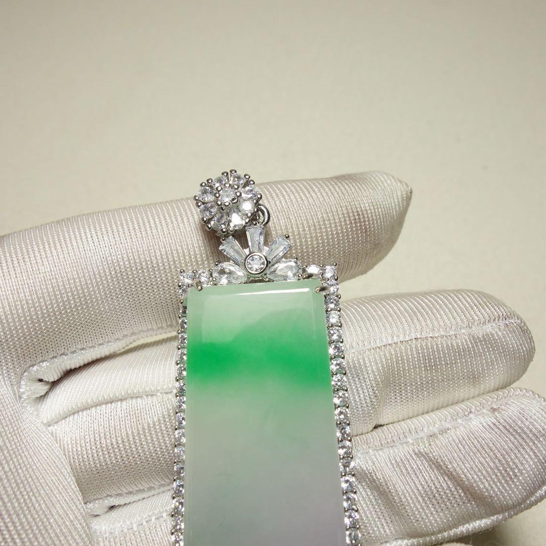 翡翠　ペンダント　天然石　時代物風C1A046