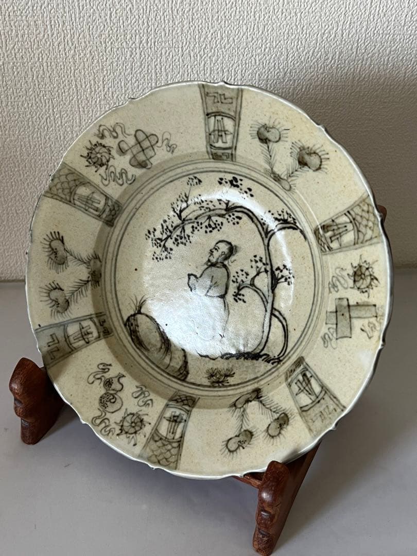 中国古美術　大明宣徳年人物花卉紋皿；西X-7