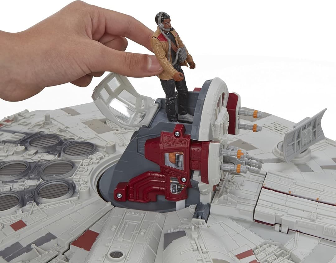 ハズブロ スターウォーズ ミレニアムファルコン 新品・未開封