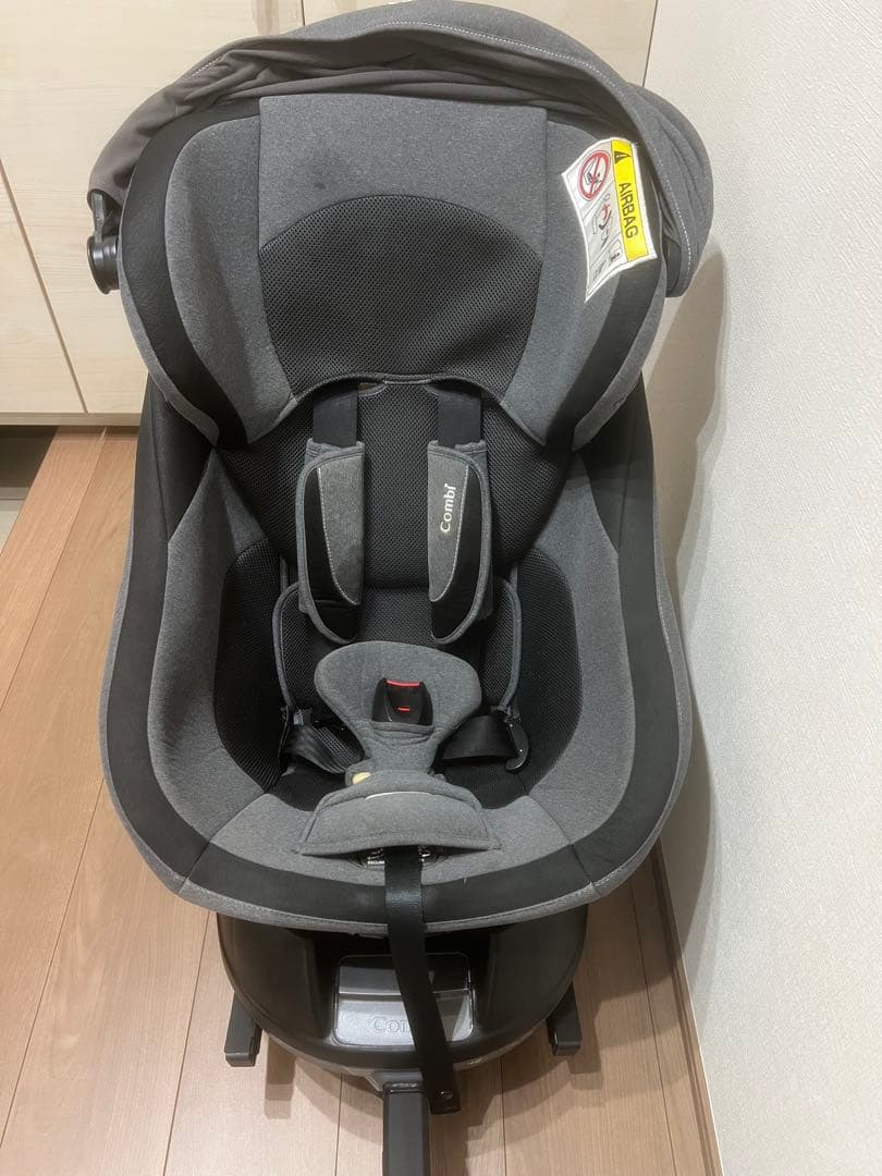 コンビ クルムーヴ スマート ISOFIX エッグショック　値下げ受け付け中！