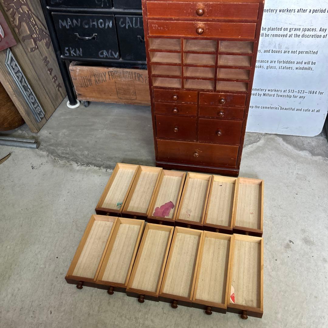 昭和レトロ 木製 薬箱 ミニチェスト 箪笥 引き出し収納 22杯10段 蚤の市