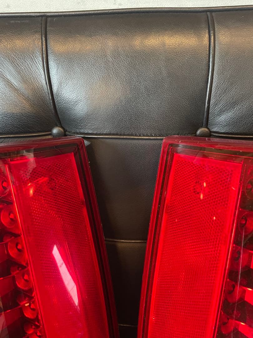 キャデラック エスカレード レッド テールランプ 2個セット
