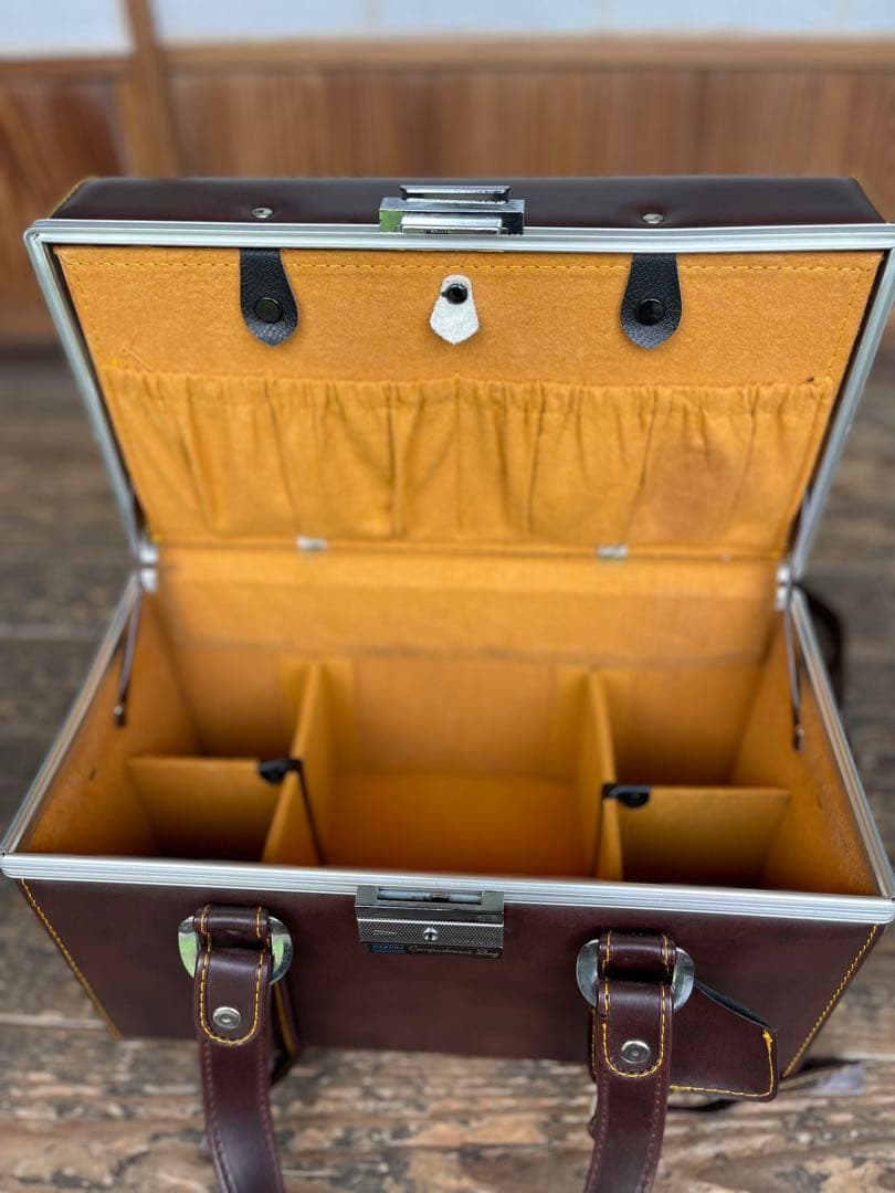 レザーボックスバック　革鞄