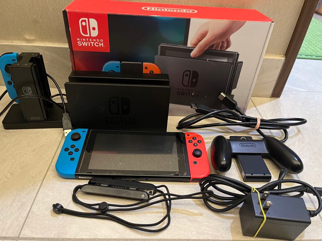 Nintendo switch本体 + ドック + グリップ+HDMI等