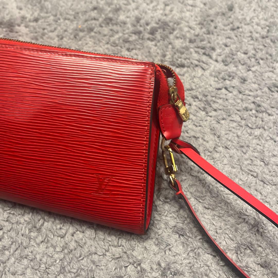 Louis Vuitton エピレザー レッドパーティーバッグ