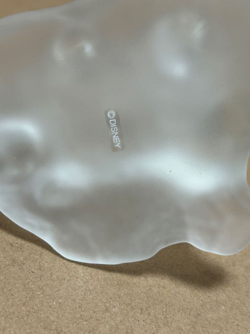 ライオンキング　シンバのガラスの置物