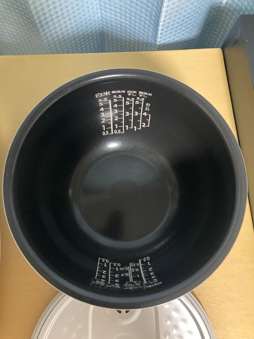 ★美品★２3年製TOSHIBA RC-10HR IH炊飯ジャー炊飯器5.5合炊き