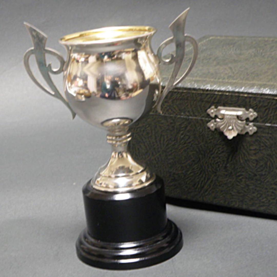 アンティーク　純銀製　銀優勝カップ 純銀刻印有　専用箱付